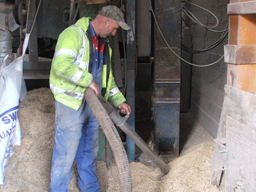 Hilton Feeds Vacuum